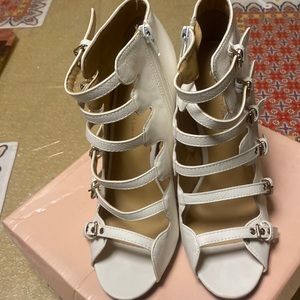 Ladies white dress shoes size 8 1/2